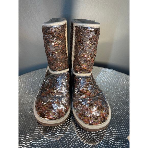 Gold Sequin Ugg Size 6 - Picture 9 of 16